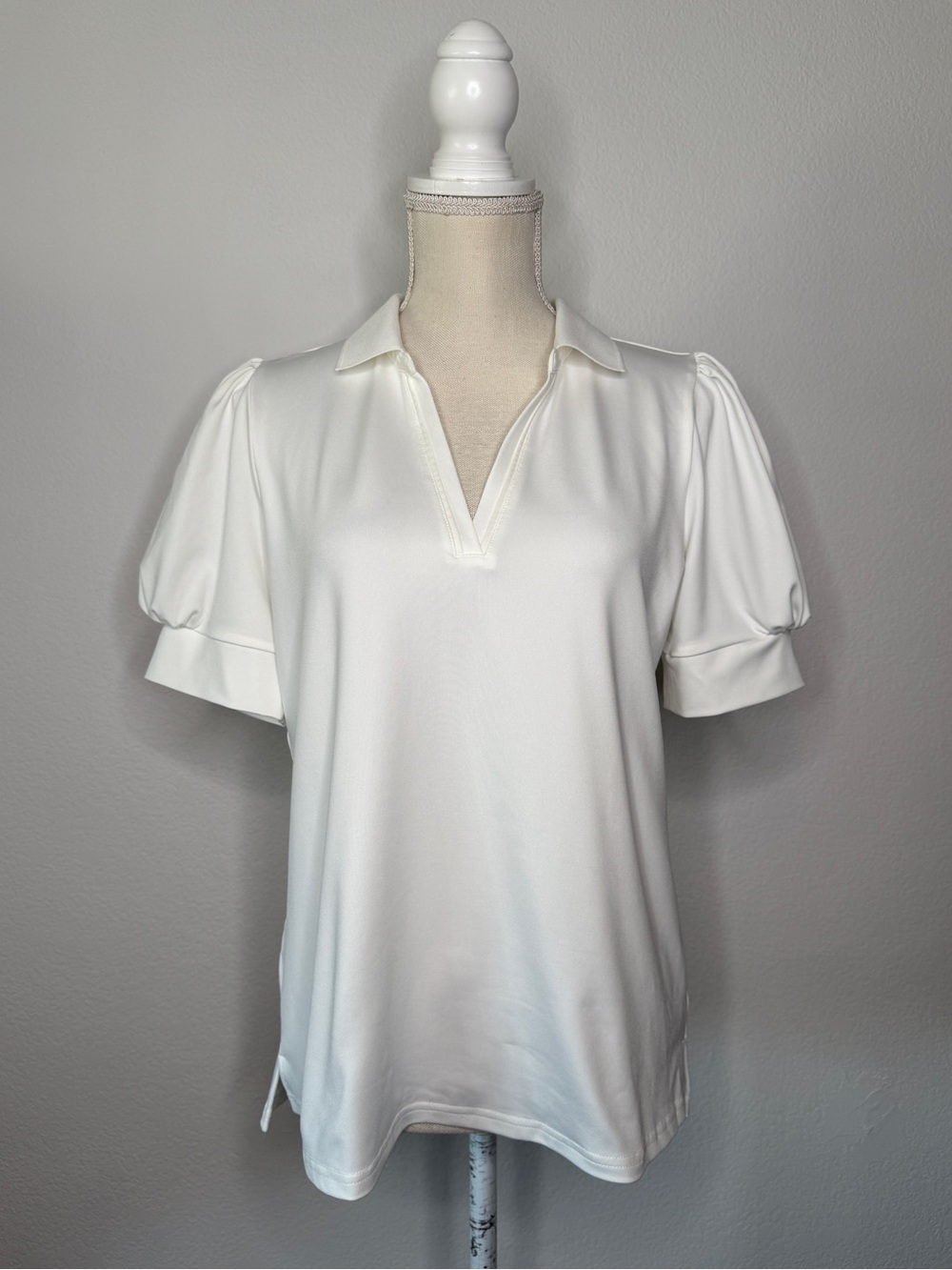 Tuckernuck Ivory Puff‑Sleeve Athletic Polo Blouse Size M